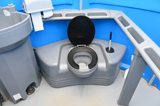 Best Porta potty delivery and setup  in Leavenworth, KS